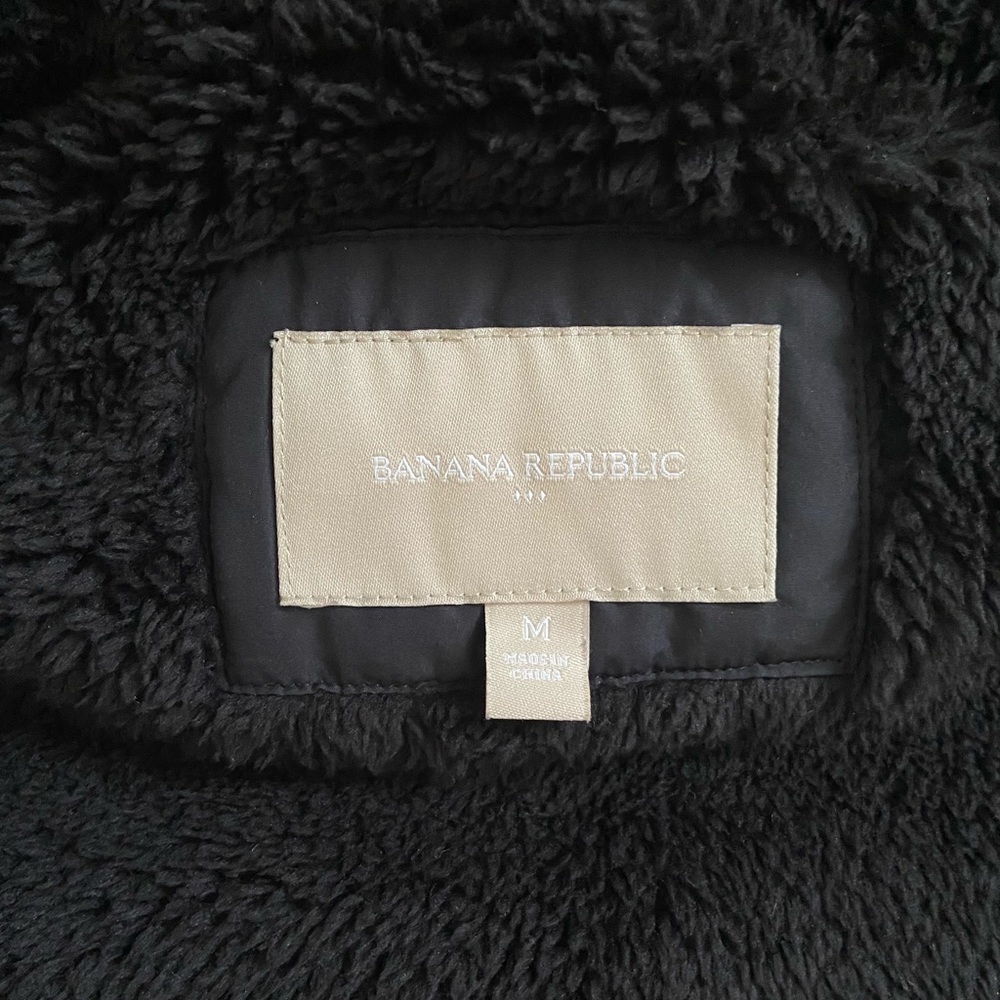 Banana Republic Puffer Vest - Picture 6 of 7